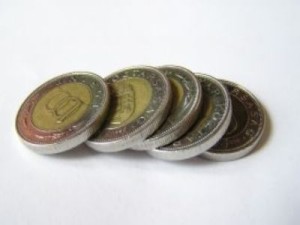 Postás hozza a nyugdíjat vagy a bankban vegyük fel?