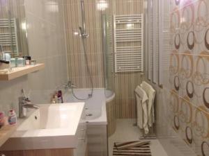 A fürdőszoba célszerű felújítása