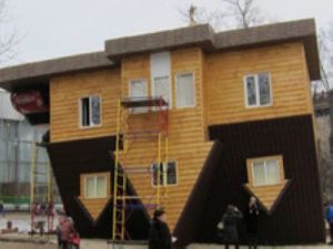 Moszkvában megnyílt egy fejjel lefelé múzeum