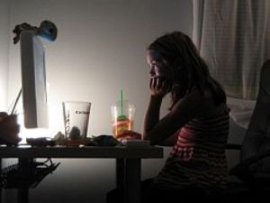 Az online chat oldalak előnyei és hátrányai