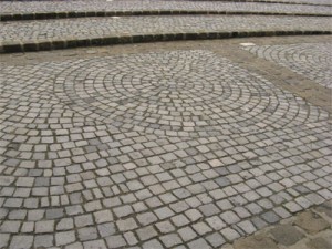 Kültéri burkolat ötletek és néhány hasznos dolog