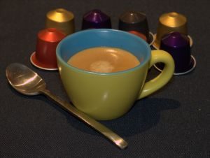 Ékszerek készítése házilag szemétből: kávékapszulából és PET palackból is lehet!