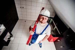 Ezért is érdemes munkavédelmi bokacipőt hordani