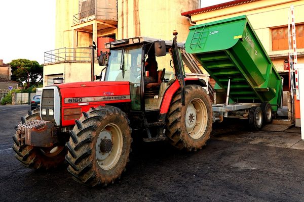 tractor-5537317_960_720